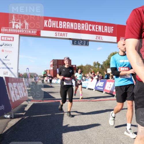 03.10.2025 - Köhlbrandbrückenlauf Lena Gebhardt http://msf.ph/oto/9063289 03.10.2025 13:12:32 Ziel 4189, 4609, 4638, 4700, 4745, 4858, 4864, 4873, 4908, 4973, 6466 meine-sportfotos.de