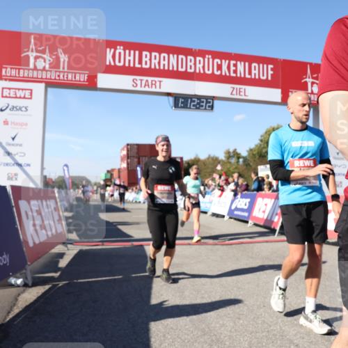 03.10.2025 - Köhlbrandbrückenlauf Lena Gebhardt http://msf.ph/oto/9063292 03.10.2025 13:12:32 Ziel 4189, 4609, 4638, 4700, 4745, 4858, 4864, 4873, 4908, 4973, 6466 meine-sportfotos.de