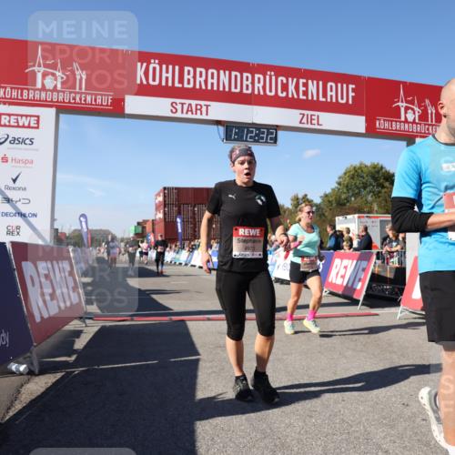 03.10.2025 - Köhlbrandbrückenlauf Lena Gebhardt http://msf.ph/oto/9063309 03.10.2025 13:12:32 Ziel 4189, 4609, 4638, 4700, 4745, 4858, 4864, 4873, 4908, 4973, 6466 meine-sportfotos.de