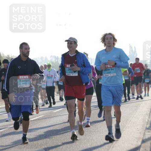 03.10.2025 - Köhlbrandbrückenlauf Jannik Wohlers http://msf.ph/oto/9063317 03.10.2025 09:24:04 Position 3 2383, 2239, 2382, 2384 meine-sportfotos.de