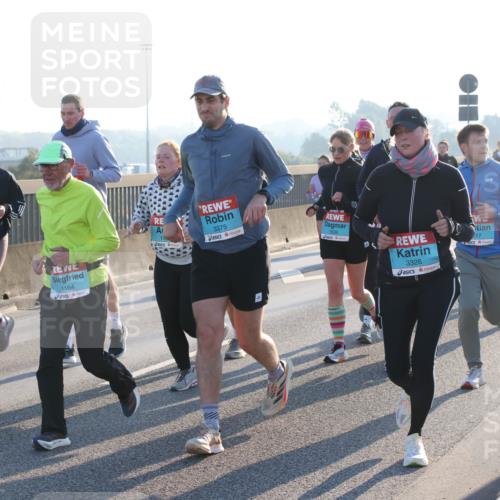 03.10.2025 - Köhlbrandbrückenlauf Lena Gebhardt http://msf.ph/oto/9063331 03.10.2025 09:20:48 Position 1 1674, 1164, 1515, 3375, 1636, 3326, 17 meine-sportfotos.de