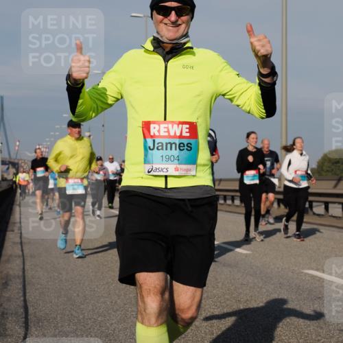 03.10.2025 - Köhlbrandbrückenlauf Fabian Wolf http://msf.ph/oto/9063335 03.10.2025 10:06:43 Position 3 1904 meine-sportfotos.de