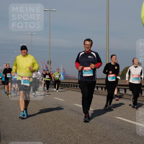 03.10.2025 - Köhlbrandbrückenlauf Fabian Wolf http://msf.ph/oto/9063364 03.10.2025 10:06:44 Position 3 3631, 3149, 2356 meine-sportfotos.de