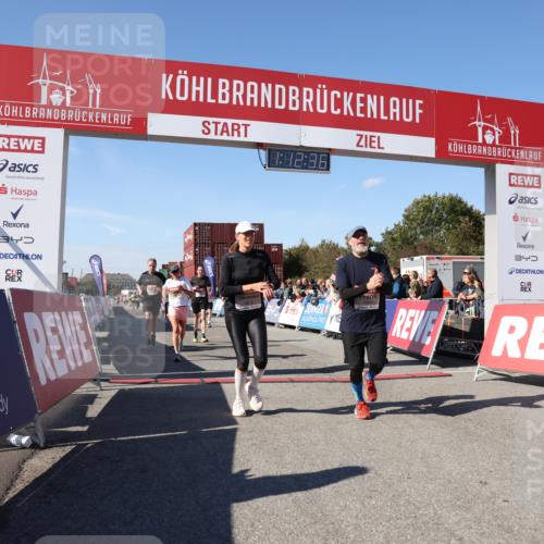 03.10.2025 - Köhlbrandbrückenlauf Lena Gebhardt http://msf.ph/oto/9063365 03.10.2025 13:12:36 Ziel 4048, 4189, 4609, 4638, 4700, 4745, 4858, 4864, 4873, 4973, 5874, 6466, 6588 meine-sportfotos.de