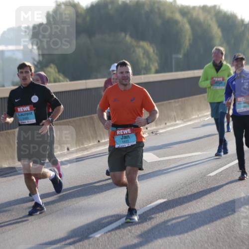 03.10.2025 - Köhlbrandbrückenlauf Jannik Wohlers http://msf.ph/oto/9063367 03.10.2025 09:16:12 Position 3 3183, 1622 meine-sportfotos.de