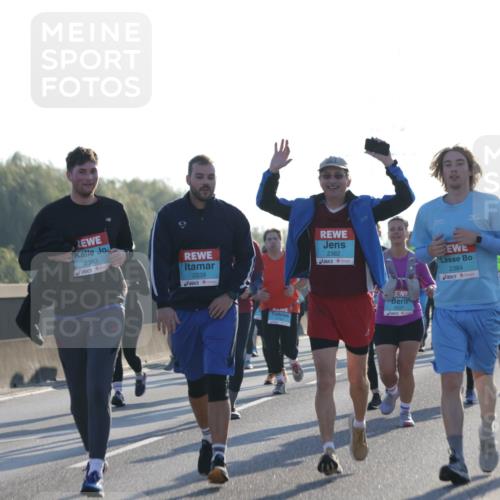 03.10.2025 - Köhlbrandbrückenlauf Jannik Wohlers http://msf.ph/oto/9063384 03.10.2025 09:24:05 Position 3 988, 2383, 2239, 2382, 2637, 2384 meine-sportfotos.de