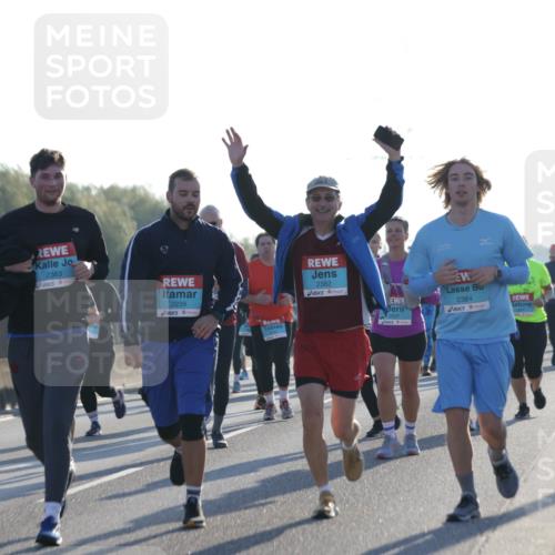 03.10.2025 - Köhlbrandbrückenlauf Jannik Wohlers http://msf.ph/oto/9063394 03.10.2025 09:24:05 Position 3 2383, 2239, 2382, 2384 meine-sportfotos.de