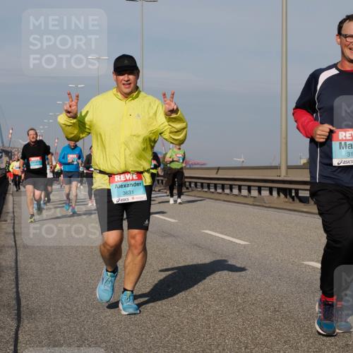 03.10.2025 - Köhlbrandbrückenlauf Fabian Wolf http://msf.ph/oto/9063415 03.10.2025 10:06:46 Position 3 3631, 8, 3149, 2289 meine-sportfotos.de