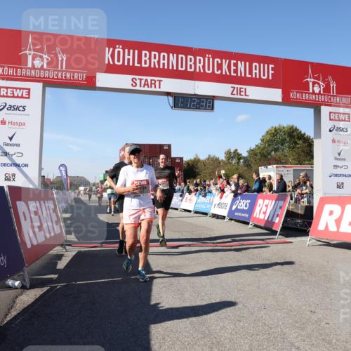 03.10.2025 - Köhlbrandbrückenlauf Lena Gebhardt http://msf.ph/oto/9063416 03.10.2025 13:12:38 Ziel 4048, 4189, 4391, 4392, 4527, 4609, 4638, 4700, 4858, 4864, 4873, 4973, 5874, 6466, 6588 meine-sportfotos.de