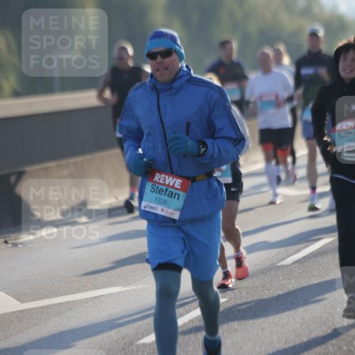 03.10.2025 - Köhlbrandbrückenlauf Jannik Wohlers http://msf.ph/oto/9063419 03.10.2025 09:16:16 Position 3 1328, 1673 meine-sportfotos.de