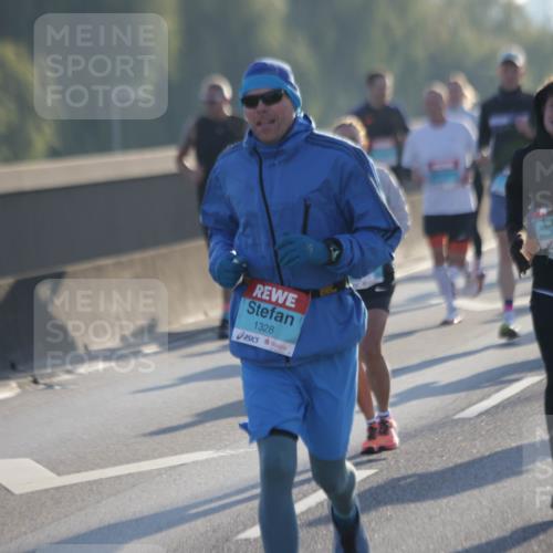 03.10.2025 - Köhlbrandbrückenlauf Jannik Wohlers http://msf.ph/oto/9063420 03.10.2025 09:16:16 Position 3 1328, 1673 meine-sportfotos.de