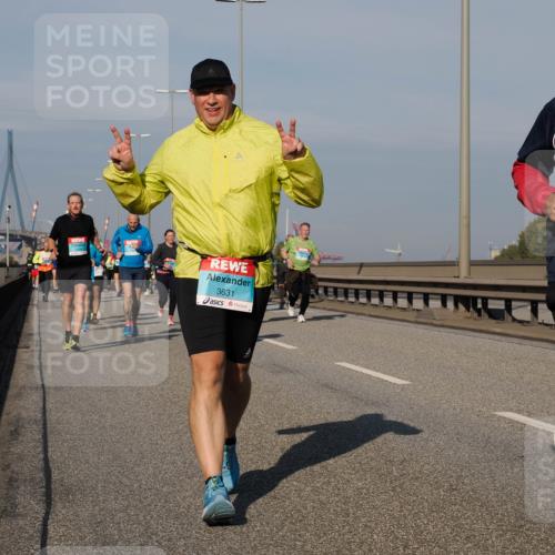 03.10.2025 - Köhlbrandbrückenlauf Fabian Wolf http://msf.ph/oto/9063423 03.10.2025 10:06:46 Position 3 3631, 3149 meine-sportfotos.de