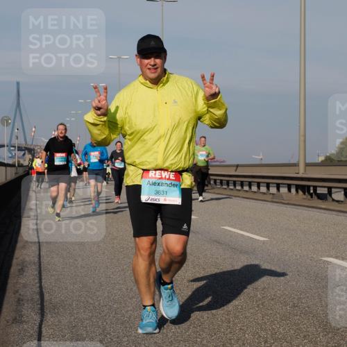03.10.2025 - Köhlbrandbrückenlauf Fabian Wolf http://msf.ph/oto/9063430 03.10.2025 10:06:46 Position 3 3631, 6 meine-sportfotos.de