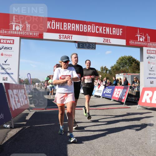 03.10.2025 - Köhlbrandbrückenlauf Lena Gebhardt http://msf.ph/oto/9063437 03.10.2025 13:12:39 Ziel 4048, 4189, 4391, 4392, 4527, 4609, 4638, 4700, 4855, 4858, 4864, 4873, 4973, 4975, 5874, 6466, 6588 meine-sportfotos.de