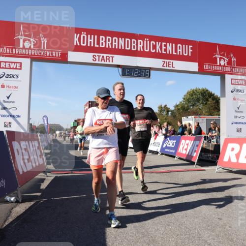 03.10.2025 - Köhlbrandbrückenlauf Lena Gebhardt http://msf.ph/oto/9063446 03.10.2025 13:12:39 Ziel 4048, 4189, 4391, 4392, 4527, 4609, 4638, 4700, 4855, 4858, 4864, 4873, 4973, 4975, 5874, 6466, 6588 meine-sportfotos.de