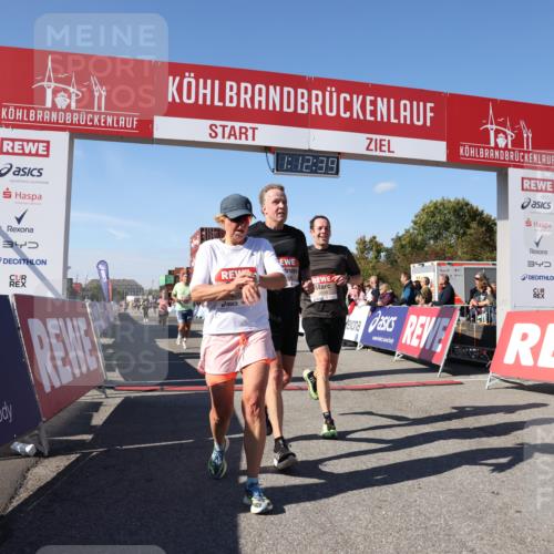 03.10.2025 - Köhlbrandbrückenlauf Lena Gebhardt http://msf.ph/oto/9063451 03.10.2025 13:12:39 Ziel 4048, 4189, 4391, 4392, 4527, 4609, 4638, 4700, 4855, 4858, 4864, 4873, 4973, 4975, 5874, 6466, 6588 meine-sportfotos.de