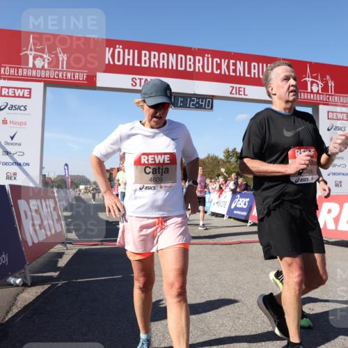 03.10.2025 - Köhlbrandbrückenlauf Lena Gebhardt http://msf.ph/oto/9063464 03.10.2025 13:12:40 Ziel 4048, 4391, 4392, 4527, 4609, 4700, 4855, 4858, 4864, 4873, 4973, 4975, 5874, 5916, 6466, 6588 meine-sportfotos.de