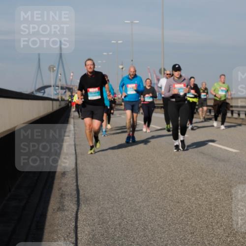 03.10.2025 - Köhlbrandbrückenlauf Fabian Wolf http://msf.ph/oto/9063477 03.10.2025 10:06:48 Position 3  meine-sportfotos.de