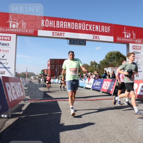 03.10.2025 - Köhlbrandbrückenlauf Lena Gebhardt http://msf.ph/oto/9063478 03.10.2025 13:12:43 Ziel 4048, 4391, 4392, 4527, 4609, 4855, 4858, 4864, 4873, 4975, 5874, 5916, 6466, 6588 meine-sportfotos.de