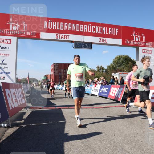 03.10.2025 - Köhlbrandbrückenlauf Lena Gebhardt http://msf.ph/oto/9063483 03.10.2025 13:12:43 Ziel 4048, 4391, 4392, 4527, 4609, 4855, 4858, 4864, 4873, 4975, 5874, 5916, 6466, 6588 meine-sportfotos.de