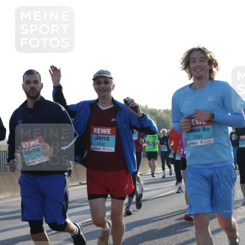 03.10.2025 - Köhlbrandbrückenlauf Jannik Wohlers http://msf.ph/oto/9063484 03.10.2025 09:24:08 Position 3 2383, 2239, 2382, 2384 meine-sportfotos.de