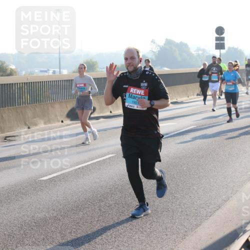 03.10.2025 - Köhlbrandbrückenlauf Lena Gebhardt http://msf.ph/oto/9063493 03.10.2025 09:20:54 Position 1 518, 192 meine-sportfotos.de