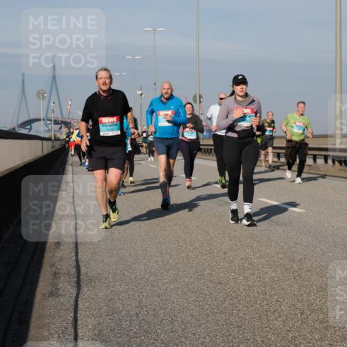 03.10.2025 - Köhlbrandbrückenlauf Fabian Wolf http://msf.ph/oto/9063494 03.10.2025 10:06:49 Position 3 2229 meine-sportfotos.de