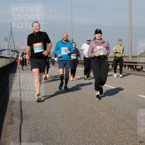 03.10.2025 - Köhlbrandbrückenlauf Fabian Wolf http://msf.ph/oto/9063510 03.10.2025 10:06:49 Position 3 2229, 1839, 2393 meine-sportfotos.de
