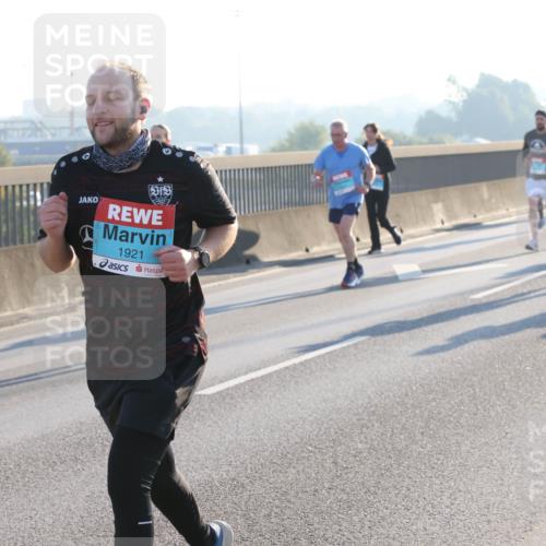 03.10.2025 - Köhlbrandbrückenlauf Lena Gebhardt http://msf.ph/oto/9063512 03.10.2025 09:20:55 Position 1 518, 1921 meine-sportfotos.de