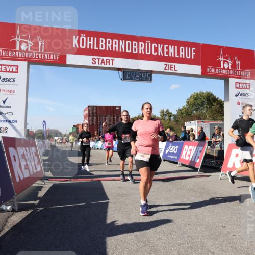 03.10.2025 - Köhlbrandbrückenlauf Lena Gebhardt http://msf.ph/oto/9063524 03.10.2025 13:12:46 Ziel 4048, 4391, 4392, 4527, 4609, 4671, 4855, 4858, 4975, 5874, 5916, 6466, 6588, 6791 meine-sportfotos.de