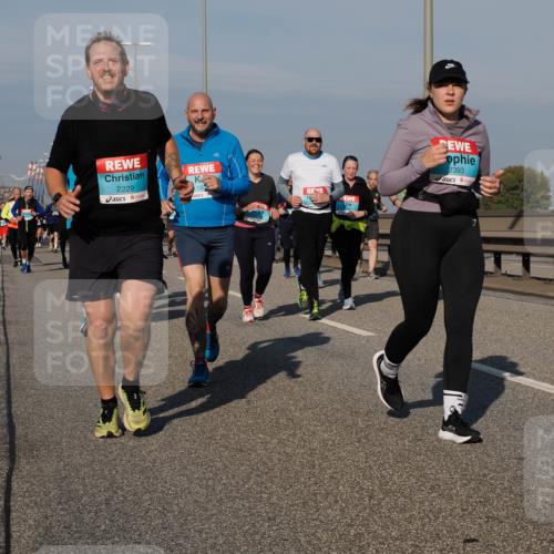 03.10.2025 - Köhlbrandbrückenlauf Fabian Wolf http://msf.ph/oto/9063538 03.10.2025 10:06:50 Position 3 2229, 183, 2393 meine-sportfotos.de