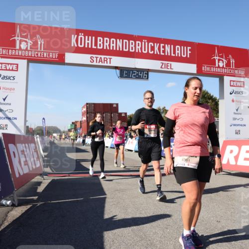 03.10.2025 - Köhlbrandbrückenlauf Lena Gebhardt http://msf.ph/oto/9063539 03.10.2025 13:12:47 Ziel 4048, 4391, 4392, 4527, 4671, 4855, 4858, 4965, 4975, 5874, 5916, 6466, 6497, 6588, 6791 meine-sportfotos.de