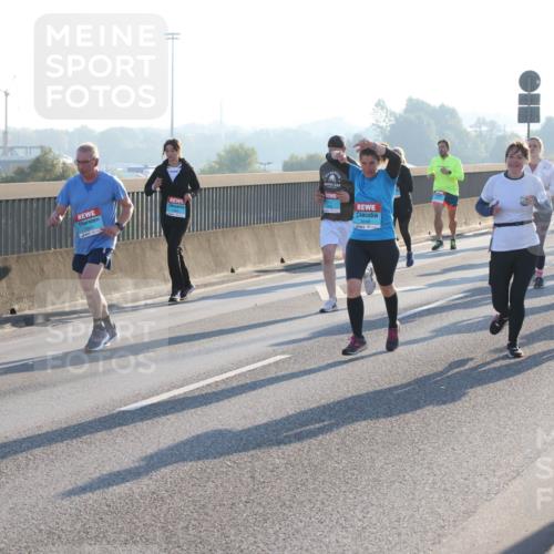 03.10.2025 - Köhlbrandbrückenlauf Lena Gebhardt http://msf.ph/oto/9063540 03.10.2025 09:20:57 Position 1  meine-sportfotos.de