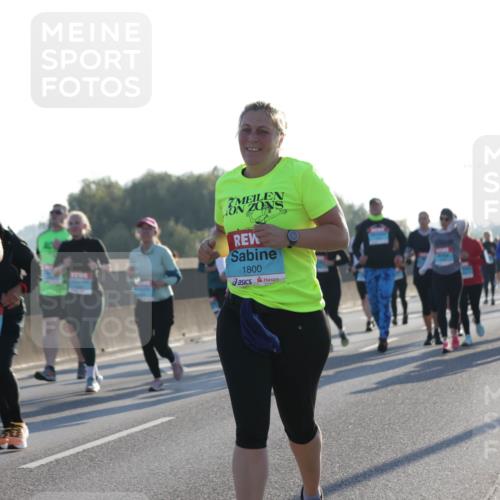 03.10.2025 - Köhlbrandbrückenlauf Jannik Wohlers http://msf.ph/oto/9063553 03.10.2025 09:24:12 Position 3 2163, 1800 meine-sportfotos.de