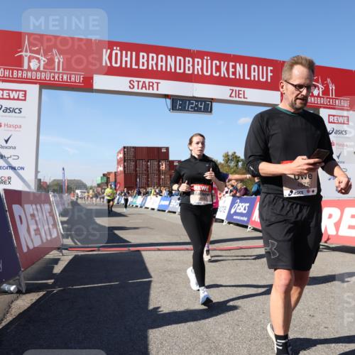 03.10.2025 - Köhlbrandbrückenlauf Lena Gebhardt http://msf.ph/oto/9063566 03.10.2025 13:12:48 Ziel 4048, 4391, 4392, 4527, 4671, 4855, 4965, 4975, 5874, 5916, 6497, 6588, 6791 meine-sportfotos.de