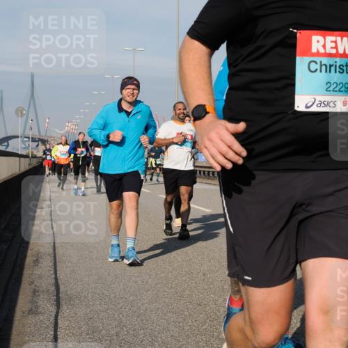03.10.2025 - Köhlbrandbrückenlauf Fabian Wolf http://msf.ph/oto/9063583 03.10.2025 10:06:52 Position 3 2229 meine-sportfotos.de