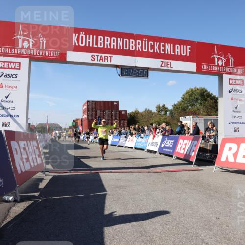 03.10.2025 - Köhlbrandbrückenlauf Lena Gebhardt http://msf.ph/oto/9063590 03.10.2025 13:12:51 Ziel 4048, 4391, 4392, 4446, 4527, 4671, 4855, 4965, 4975, 5916, 6497, 6791 meine-sportfotos.de