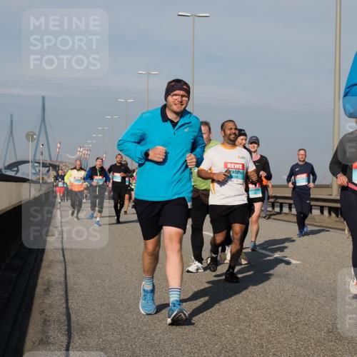 03.10.2025 - Köhlbrandbrückenlauf Fabian Wolf http://msf.ph/oto/9063606 03.10.2025 10:06:53 Position 3 346, 2003 meine-sportfotos.de