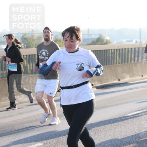 03.10.2025 - Köhlbrandbrückenlauf Lena Gebhardt http://msf.ph/oto/9063608 03.10.2025 09:20:59 Position 1 3642 meine-sportfotos.de