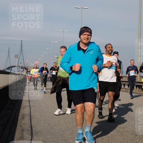 03.10.2025 - Köhlbrandbrückenlauf Fabian Wolf http://msf.ph/oto/9063614 03.10.2025 10:06:54 Position 3 3846, 3399 meine-sportfotos.de