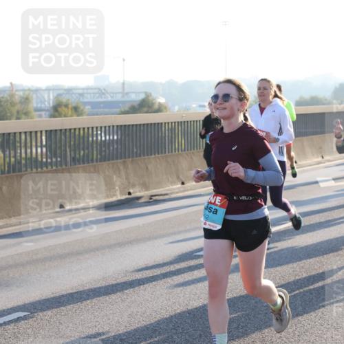 03.10.2025 - Köhlbrandbrückenlauf Lena Gebhardt http://msf.ph/oto/9063625 03.10.2025 09:21:00 Position 1 2, 3596 meine-sportfotos.de