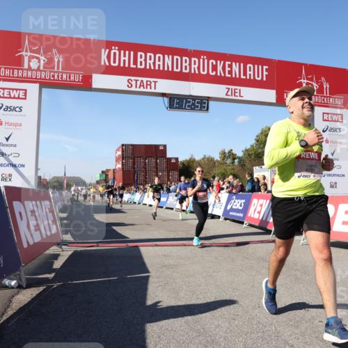 03.10.2025 - Köhlbrandbrückenlauf Lena Gebhardt http://msf.ph/oto/9063627 03.10.2025 13:12:53 Ziel 4391, 4392, 4446, 4487, 4527, 4671, 4855, 4965, 4975, 5673, 5674, 5916, 6497, 6530, 6791 meine-sportfotos.de