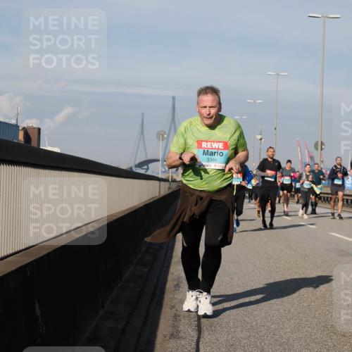 03.10.2025 - Köhlbrandbrückenlauf Fabian Wolf http://msf.ph/oto/9063634 03.10.2025 10:06:55 Position 3 3398, 2050 meine-sportfotos.de