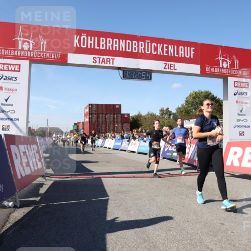 03.10.2025 - Köhlbrandbrückenlauf Lena Gebhardt http://msf.ph/oto/9063637 03.10.2025 13:12:54 Ziel 4446, 4487, 4527, 4559, 4628, 4671, 4855, 4965, 4975, 5381, 5673, 5674, 5916, 6497, 6530, 6791 meine-sportfotos.de