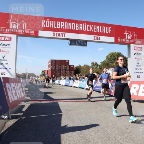 03.10.2025 - Köhlbrandbrückenlauf Lena Gebhardt http://msf.ph/oto/9063643 03.10.2025 13:12:54 Ziel 4446, 4487, 4527, 4559, 4628, 4671, 4855, 4965, 4975, 5381, 5673, 5674, 5916, 6497, 6530, 6791 meine-sportfotos.de