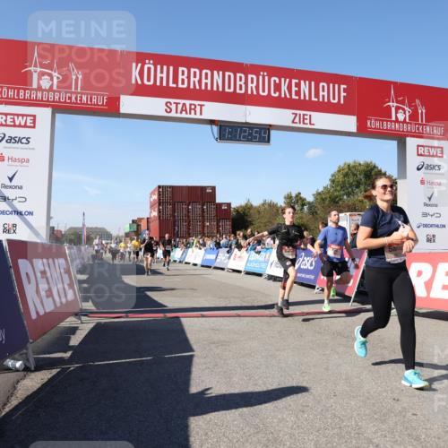 03.10.2025 - Köhlbrandbrückenlauf Lena Gebhardt http://msf.ph/oto/9063648 03.10.2025 13:12:54 Ziel 4446, 4487, 4527, 4559, 4628, 4671, 4855, 4965, 4975, 5381, 5673, 5674, 5916, 6497, 6530, 6791 meine-sportfotos.de