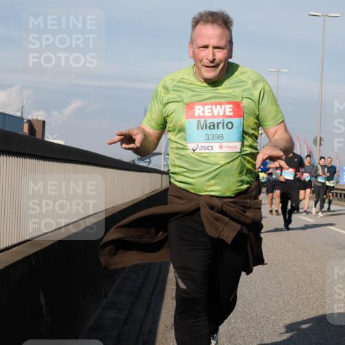 03.10.2025 - Köhlbrandbrückenlauf Fabian Wolf http://msf.ph/oto/9063656 03.10.2025 10:06:56 Position 3 3398 meine-sportfotos.de
