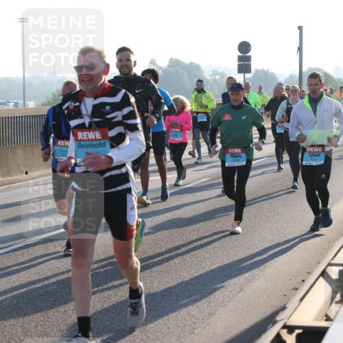 03.10.2025 - Köhlbrandbrückenlauf Lena Gebhardt http://msf.ph/oto/9063679 03.10.2025 09:21:01 Position 1 376, 1367, 5 meine-sportfotos.de