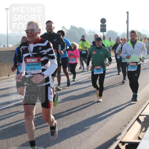 03.10.2025 - Köhlbrandbrückenlauf Lena Gebhardt http://msf.ph/oto/9063681 03.10.2025 09:21:02 Position 1 3540 meine-sportfotos.de