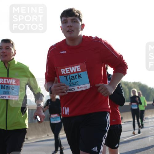 03.10.2025 - Köhlbrandbrückenlauf Jannik Wohlers http://msf.ph/oto/9063684 03.10.2025 09:24:20 Position 3 2630, 2632 meine-sportfotos.de